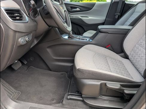 Used 2024 Chevrolet Equinox LS FWD image 12