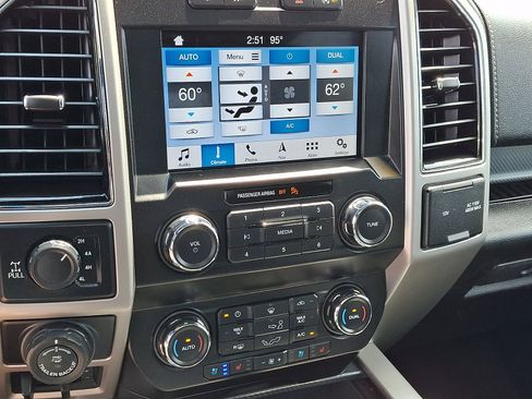 Used 2019 Ford F150 Lariat AWD/4WD image 17