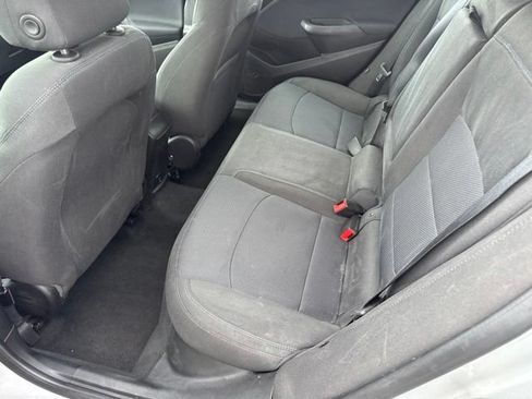 Used 2018 Chevrolet Cruze LT w/ Convenience Package FWD image 11