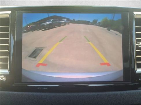 Used 2024 Chrysler Pacifica Touring-L FWD image 12