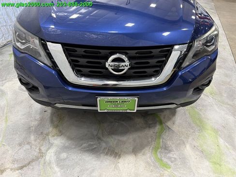 Used 2019 Nissan Pathfinder SV AWD/4WD image 18