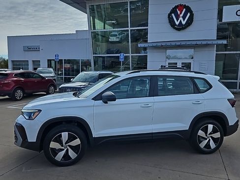 New 2026 Volkswagen Taos S image 8