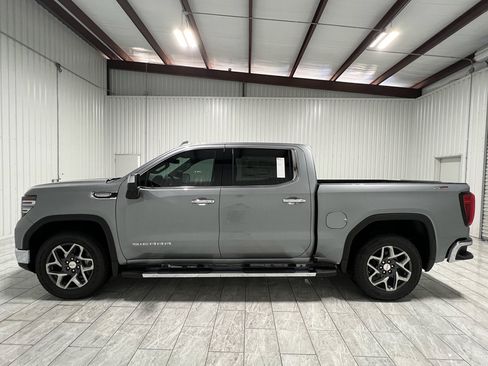 New 2026 GMC Sierra 1500 SLT image 2
