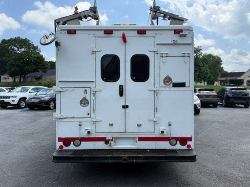 Used 2009 Chevrolet Express 3500 RWD image 6