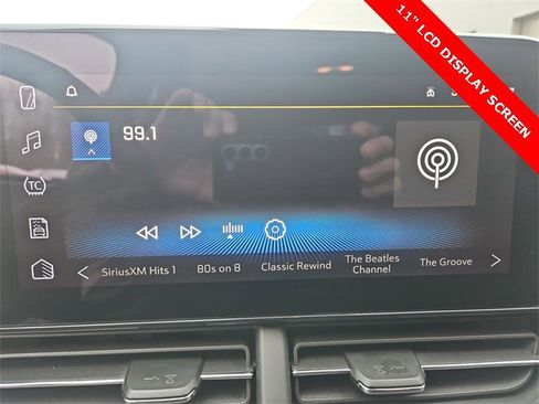 Used 2025 Chevrolet Trax LT w/ LT Convenience Package image 13