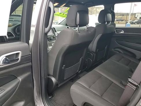 Used 2021 Jeep Grand Cherokee Laredo image 25