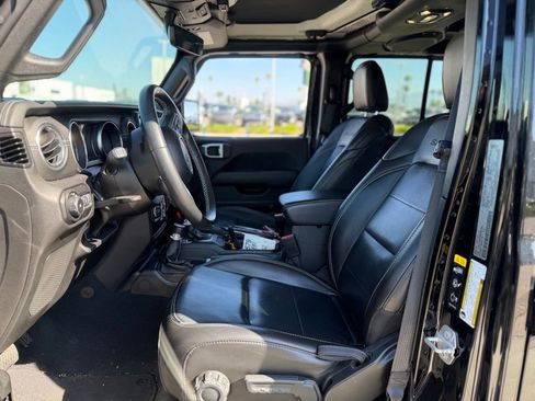 Used 2022 Jeep Wrangler Unlimited Sahara AWD/4WD image 5