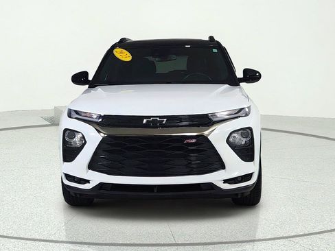 Used 2023 Chevrolet TrailBlazer RS w/ Sun and Liftgate Package FWD image 2