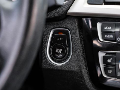 Used 2018 BMW 320i Sedan image 27