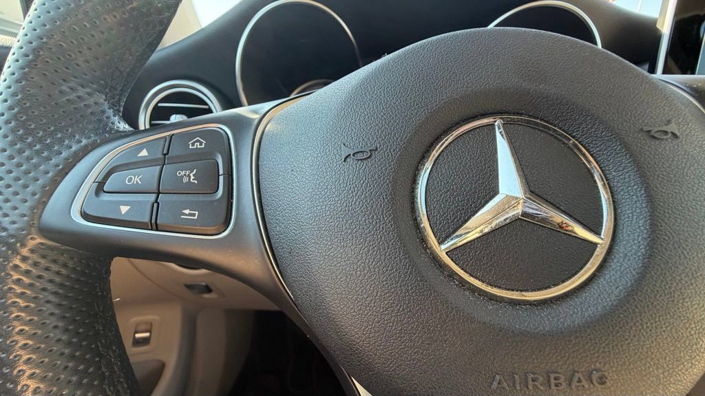 Used 2019 Mercedes-Benz GLC 300 4MATIC image 15