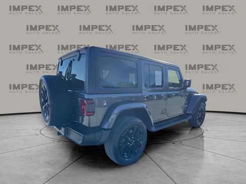 Used 2022 Jeep Wrangler Unlimited Sahara w/ Cold Weather Group image 5