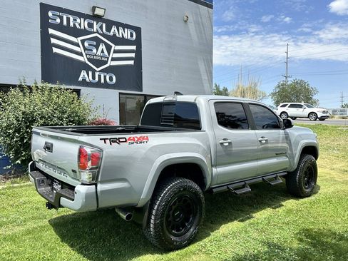 Used 2020 Toyota Tacoma TRD Sport w/ Technology Package AWD/4WD image 7
