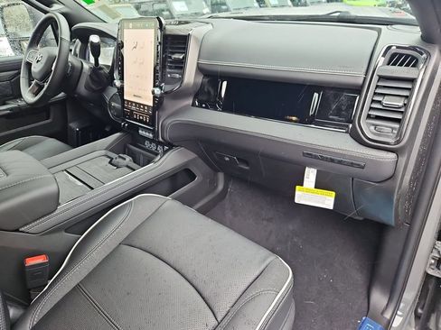 New 2026 RAM 2500 Limited AWD/4WD image 17