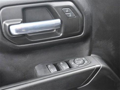 Used 2022 Chevrolet Silverado 1500 Custom image 10