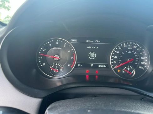 Used 2018 Kia Stinger GT2 AWD/4WD image 10