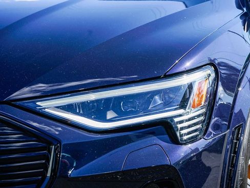 Used 2023 Audi e-tron S Prestige w/ Prestige Package image 7