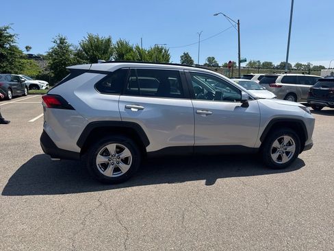 Used 2025 Toyota RAV4 XLE AWD/4WD image 9