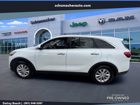 Used 2017 Kia Sorento LX FWD image 4