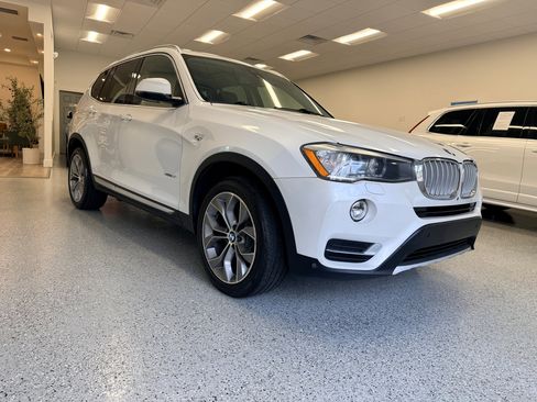 Used 2017 BMW X3 xDrive35i image 11