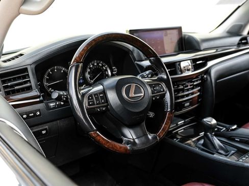 Used 2017 Lexus LX 570 4WD w/ Luxury Package image 17