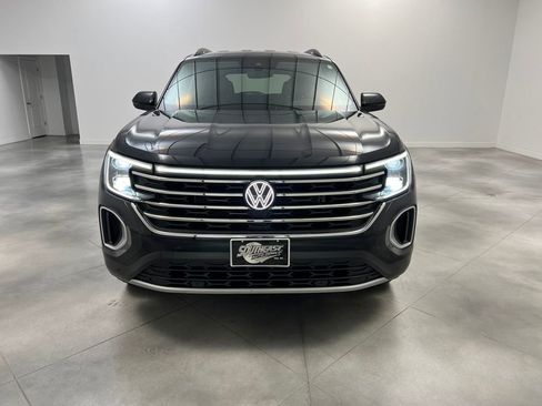 Used 2024 Volkswagen Atlas SE image 2