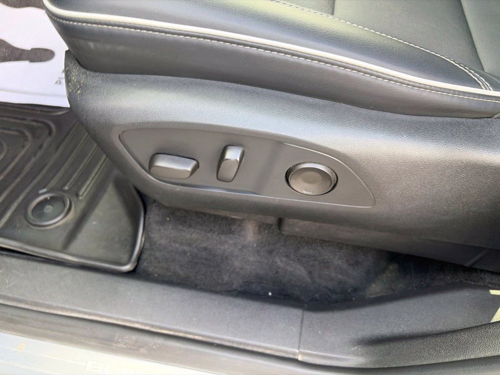 Used 2025 Buick Enclave Preferred FWD image 15