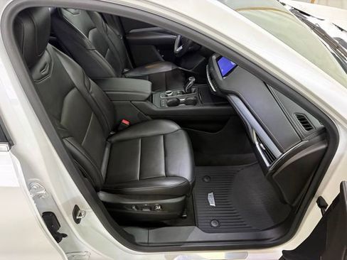Used 2019 Cadillac XT4 Premium Luxury AWD/4WD image 23