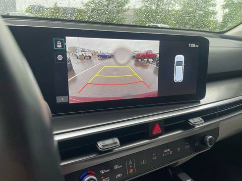 Certified 2025 Kia Sorento S FWD image 15