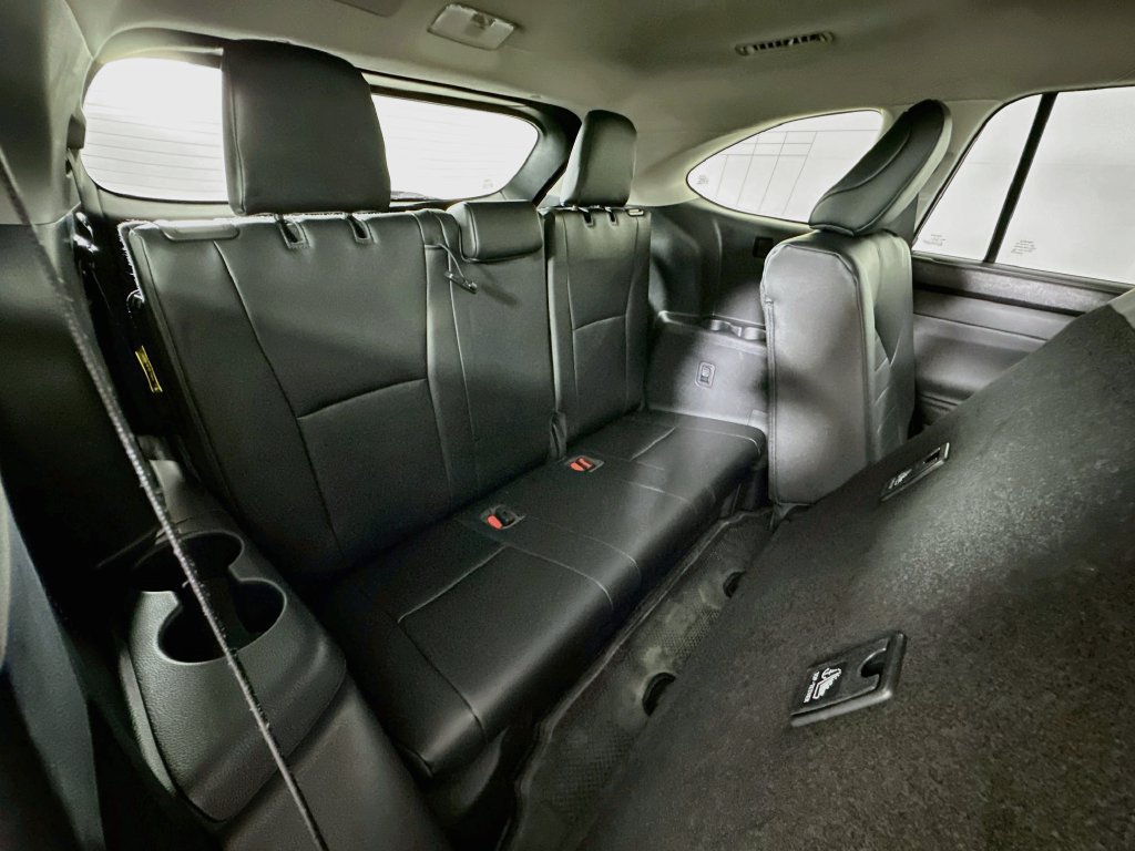 Used 2023 Toyota Highlander XLE FWD image 33
