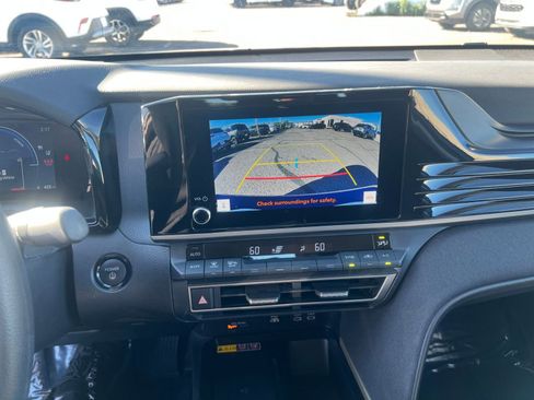 Used 2025 Toyota Camry LE image 17