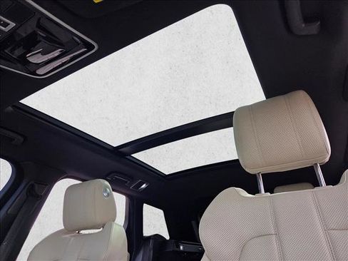 Used 2017 Land Rover Range Rover Sport HSE image 15