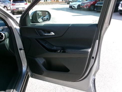 Used 2026 Chevrolet Equinox LT FWD image 12