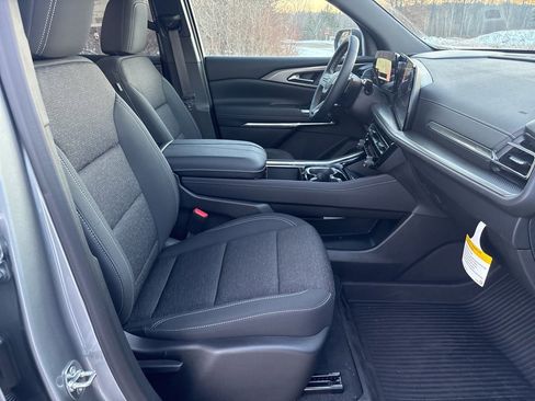 New 2025 Chevrolet Traverse LT w/ Midnight/Sport Edition image 36