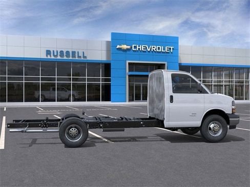 New 2025 Chevrolet Express 3500 w/ Power Convenience Package image 5