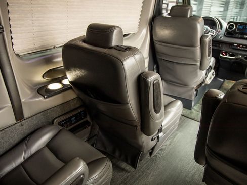 Used 2020 Mercedes-Benz Sprinter 2500 image 46