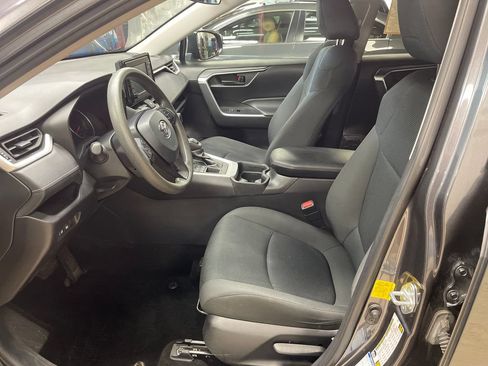Certified 2021 Toyota RAV4 LE AWD/4WD image 13