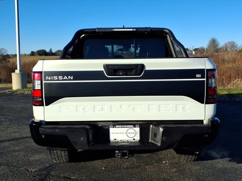 Certified 2024 Nissan Frontier SV w/ Hardbody Edition image 5