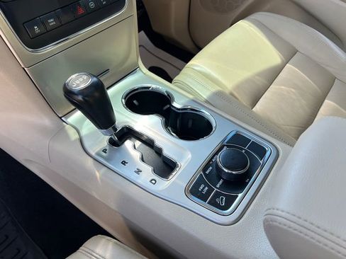 Used 2011 Jeep Grand Cherokee Limited w/ Trailer Tow Group IV AWD/4WD image 21
