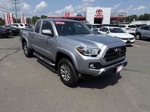 Used 2018 Toyota Tacoma SR5 AWD/4WD image 1