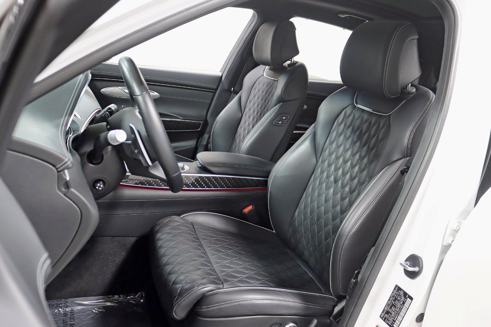 Used 2023 Genesis GV70 3.5T Sport w/ Sport Prestige Package AWD/4WD image 28