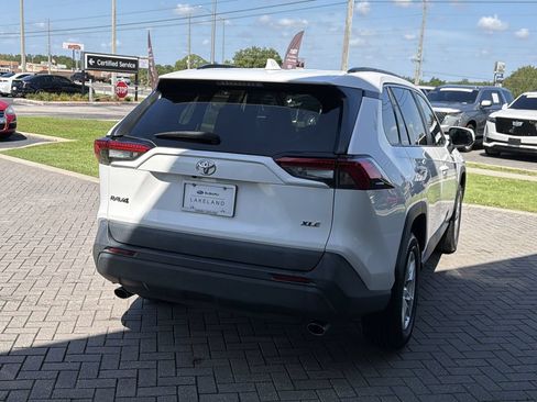 Used 2021 Toyota RAV4 XLE w/ Convenience Package FWD image 6
