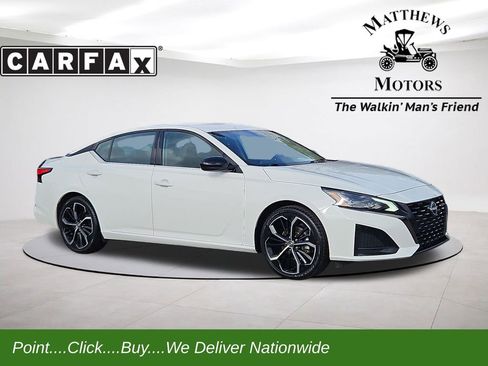 Used 2024 Nissan Altima 2.5 SR image 1