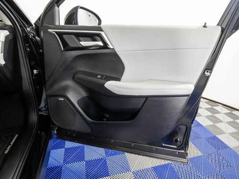 Used 2025 Mitsubishi Outlander SE FWD image 16