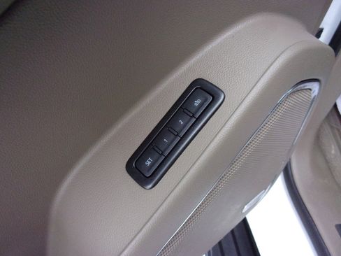 Used 2019 GMC Yukon XL SLT w/ Open Road Package image 15