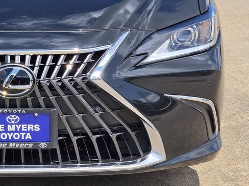 Used 2024 Lexus ES 350 w/ Premium Package FWD image 4