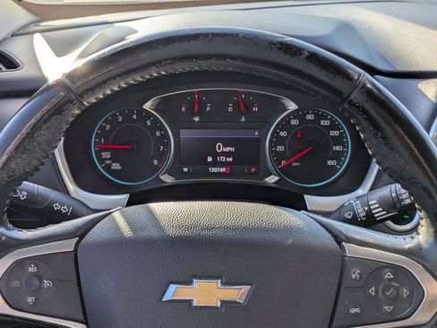 Used 2020 Chevrolet Traverse LT image 22