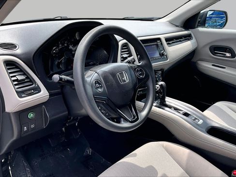 Used 2018 Honda HR-V LX image 18