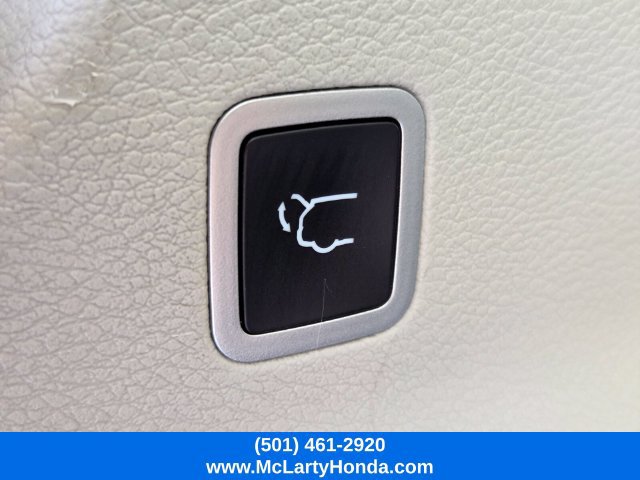 Used 2024 Chrysler Pacifica Touring-L FWD image 17