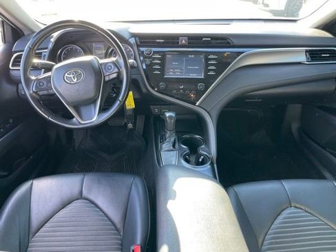 Used 2018 Toyota Camry L image 10