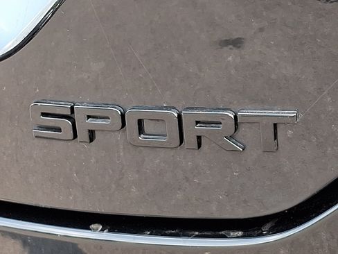 Used 2025 Honda Pilot Sport image 33